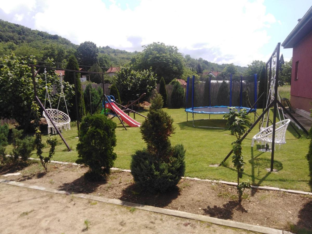 Vila Viktori Pirot Exterior foto