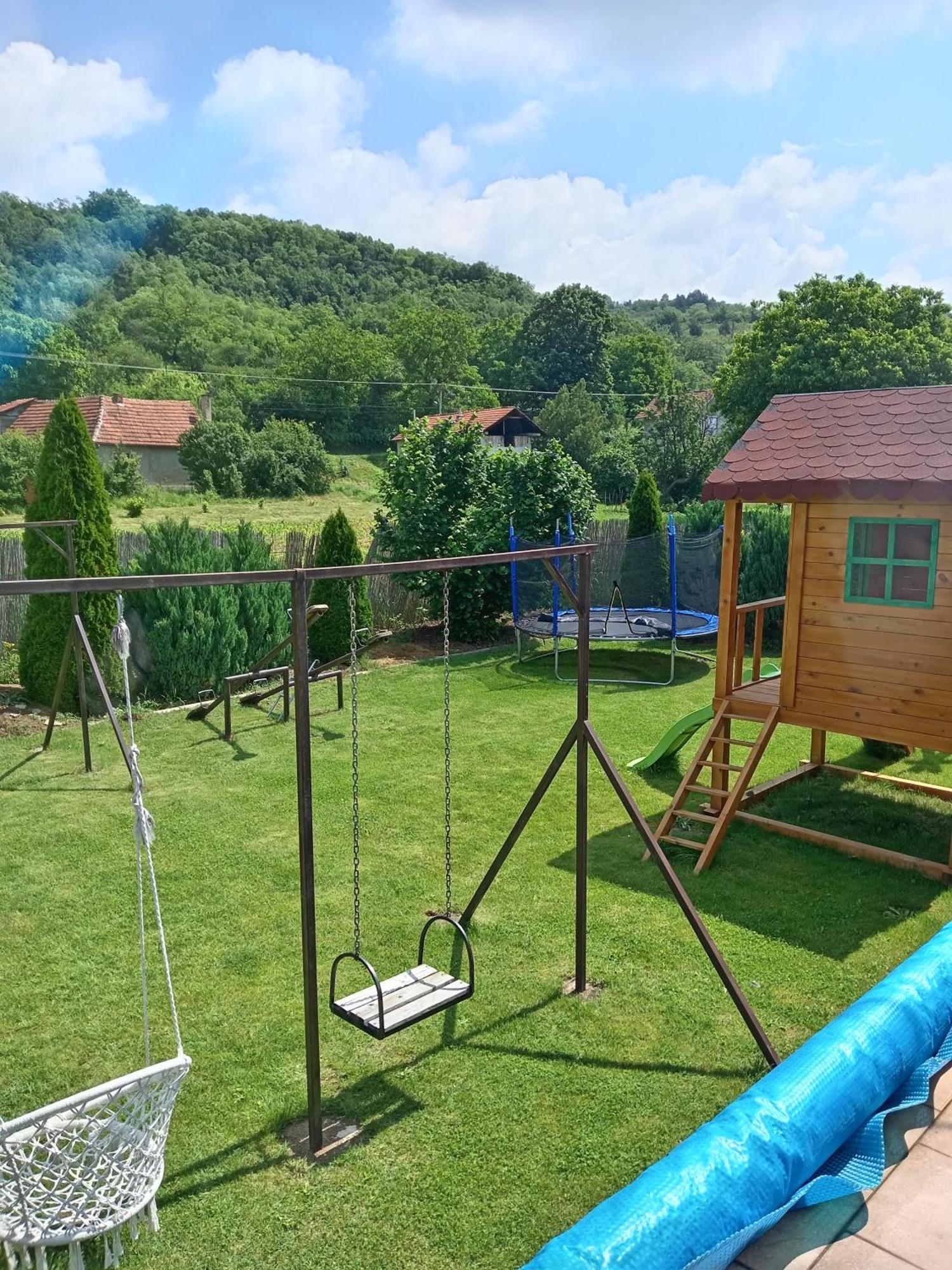 Vila Viktori Pirot Exterior foto